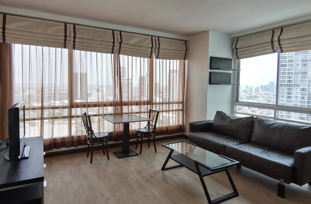 ให้เช่า The ​Zest condo ห้องอยู่ชั้นสูงมากๆ พื้นที่กว้างขวาง ได้วิวเมือง ทั้ง 2 ด้าน รีบจองเลย