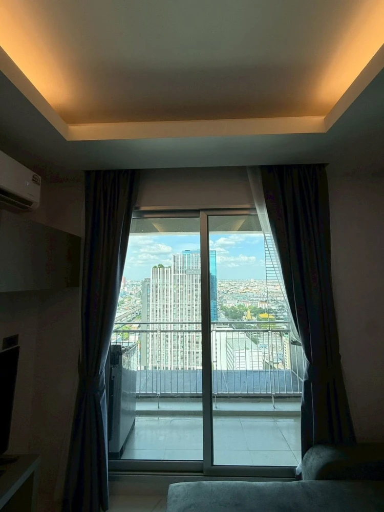 ให้เช่า THRU THONGLOR มี ตู้เสื้อผ้าบิวต์อินขนาดใหญ่ ใส่ของได้จุใจ พร้อมเครื่องใช้ไฟฟ้าแน่น ย้ายเลย อย่ารีรอ