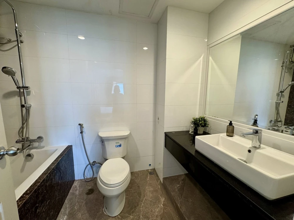 ให้เช่า Top view Tower สุขุมวิท 59 ชั้น 39 ห้องใหญ่ 98 ตรม. 2 ห้องนอน 2 ห้องน้ำ วิวสวย มีระเบียง รีบคว้าเลย