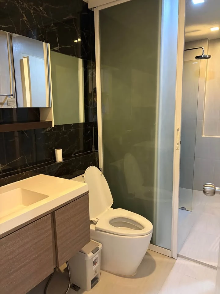 ให้เช่า Tree Condo Ekamai (Sukhumvit 40) แต่งครบพร้อมอยู่ มีชุดบิลด์อินแน่นๆ ม่แต่ตัวเข้าอยู่ได้เลย