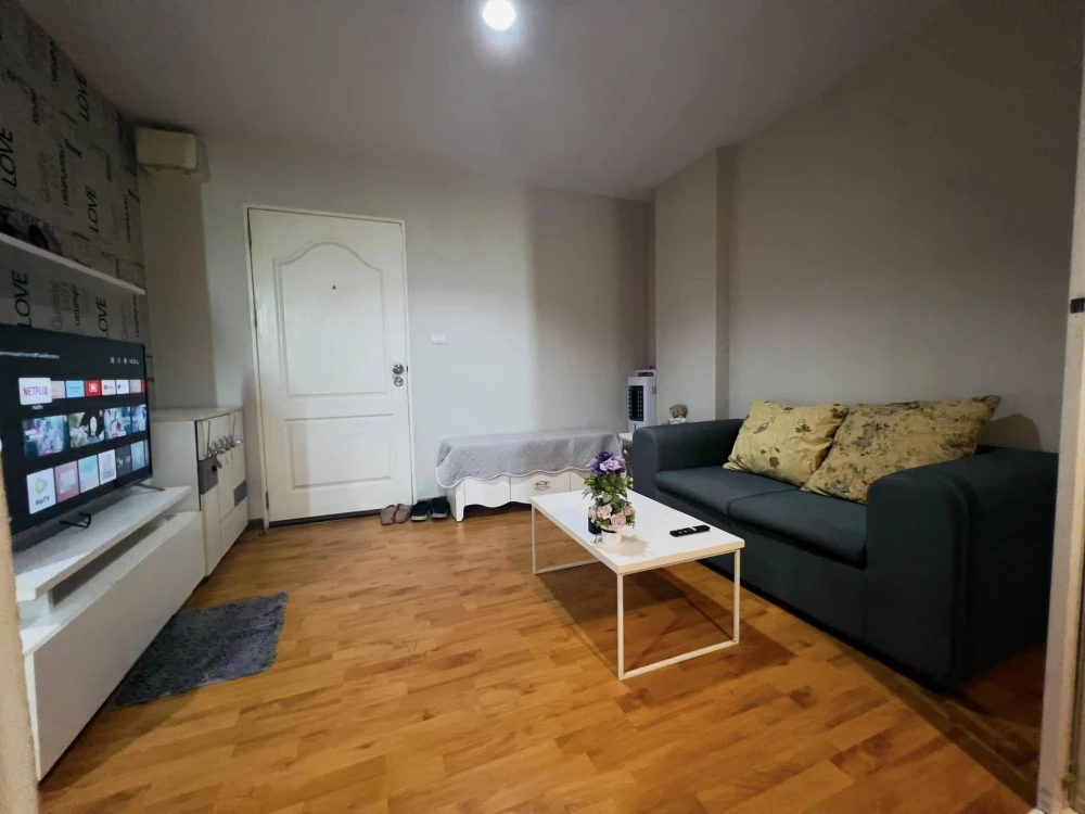 ให้เช่า Tulip Square Omnoui 1 ห้องนอน 1 ห้องน้ำ ติดวอลเปเปอร์อย่างดี สิ่งอำนวยความสะดวกครบครัน ห้ามพลาด