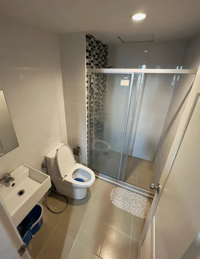 ให้เช่า Tulip Square Omnoui 1 ห้องนอน 1 ห้องน้ำ ติดวอลเปเปอร์อย่างดี สิ่งอำนวยความสะดวกครบครัน ห้ามพลาด