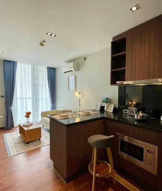 ให้เช่า U Charoen Residence Town in Town 1 ห้องนอน 1 ห้องน้ำ ตกแต่งคุมโทน วิวสระ จองเลย