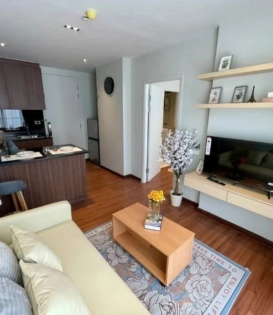 ให้เช่า U Charoen Residence Town in Town 1 ห้องนอน 1 ห้องน้ำ ตกแต่งคุมโทน วิวสระ จองเลย