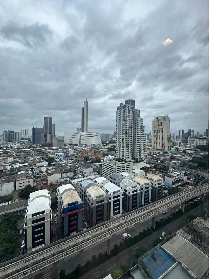 ให้เช่า Urbano Absolute Sathon-Taksin  ห้องน่าอยู่ เฟอร์พร้อม ชั้นสูง กว้างขวาง จองเลย