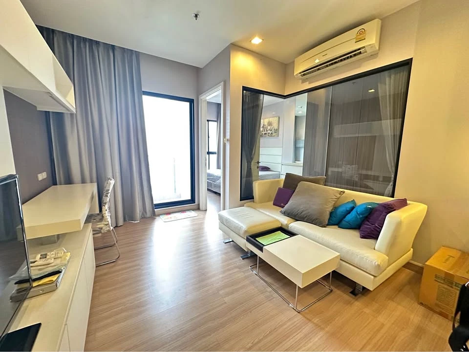 ให้เช่า Urbano Absolute Sathon-Taksin  ห้องน่าอยู่ เฟอร์พร้อม ชั้นสูง กว้างขวาง จองเลย