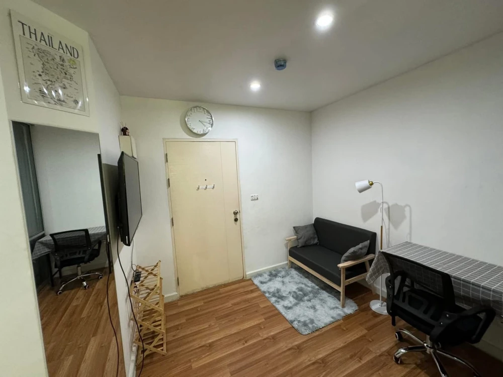 ให้เช่า V Condo Ladkrabang ห้องชั้น 1 วิวสระว่ายน้ำ เฟอร์นิเจอร์ครบครัน หิ้วกระเป๋าเข้าอยู่ได้เลยจ้า