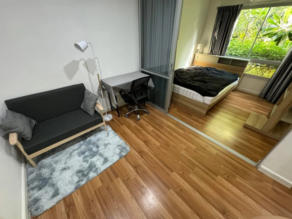 ให้เช่า V Condo Ladkrabang ห้องชั้น 1 วิวสระว่ายน้ำ เฟอร์นิเจอร์ครบครัน หิ้วกระเป๋าเข้าอยู่ได้เลยจ้า