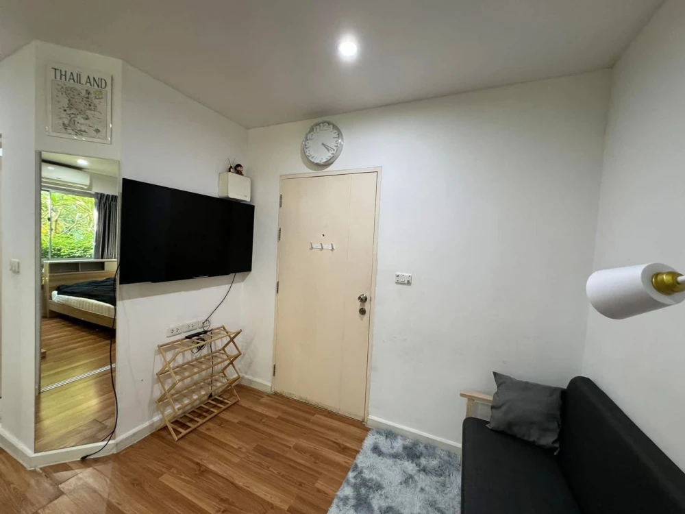 ให้เช่า V Condo Ladkrabang ห้องชั้น 1 วิวสระว่ายน้ำ เฟอร์นิเจอร์ครบครัน หิ้วกระเป๋าเข้าอยู่ได้เลยจ้า