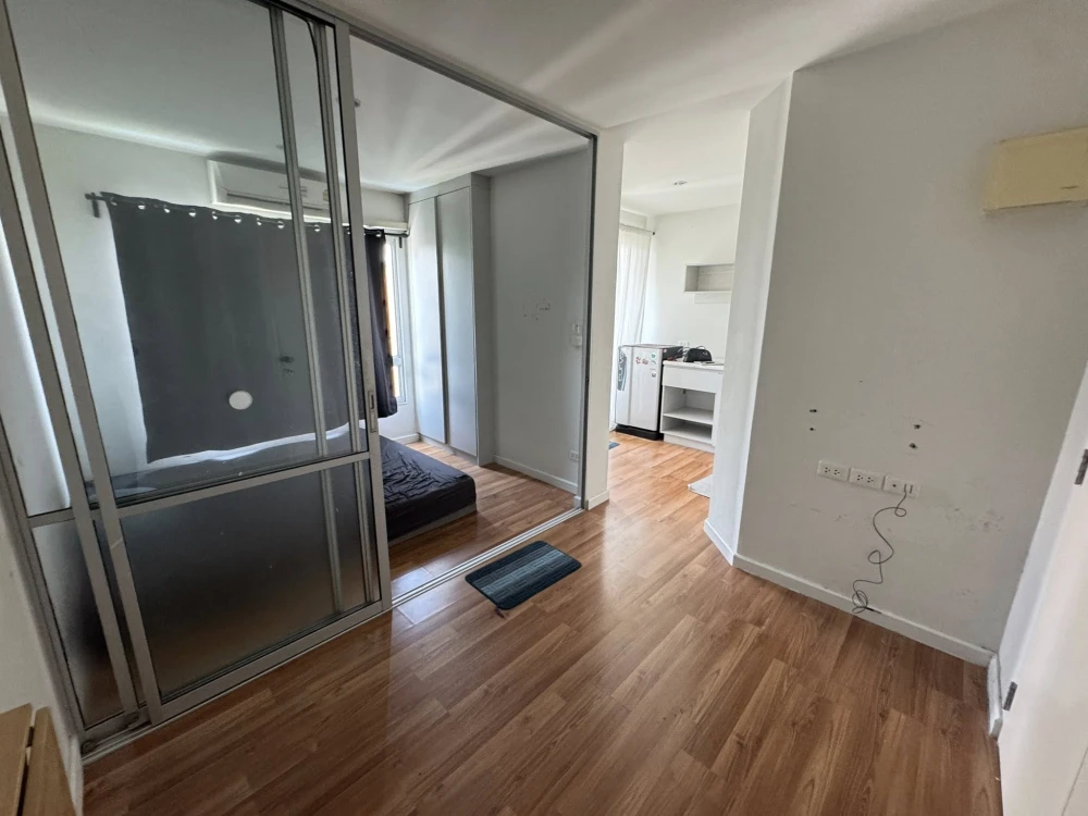 ให้เช่า V Condo Ladkrabang 1 ห้องนอน 1 ห้องน้ำ ในทำเลดี มาพร้อมสิ่งอำนวยความสะดวกครบครัน จองเลย