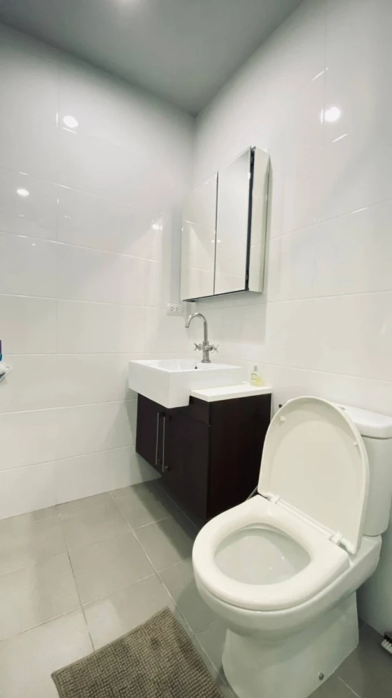 ให้เช่า Vertical Aree ใจกลางอารีย์ พื้นที่ใช้สอย พร้อมเฟอร์จัดเต็ม สนใจจองเลย