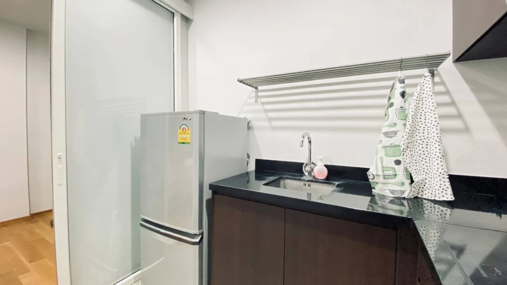 ให้เช่า Vertical Aree ใจกลางอารีย์ พื้นที่ใช้สอย พร้อมเฟอร์จัดเต็ม สนใจจองเลย