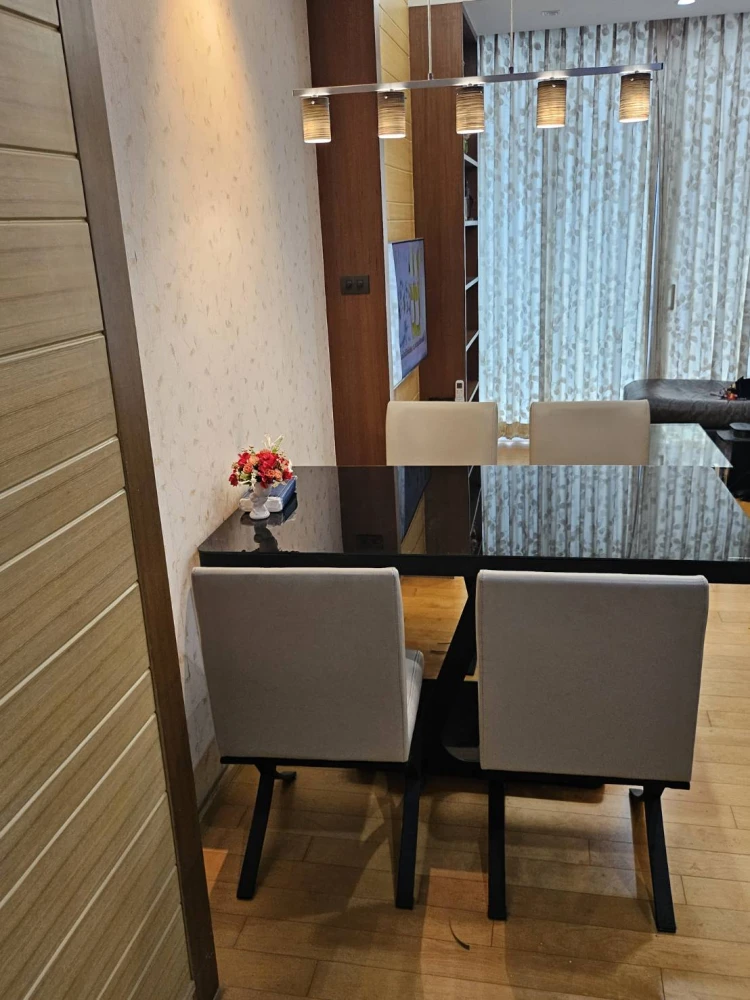 ให้เช่า Villa Rachatewi ห้องกว้างพื้นที่ใช้สอยเยอะ ตกแต่งคุมโทนลายไม้สุดปัง จองเลย
