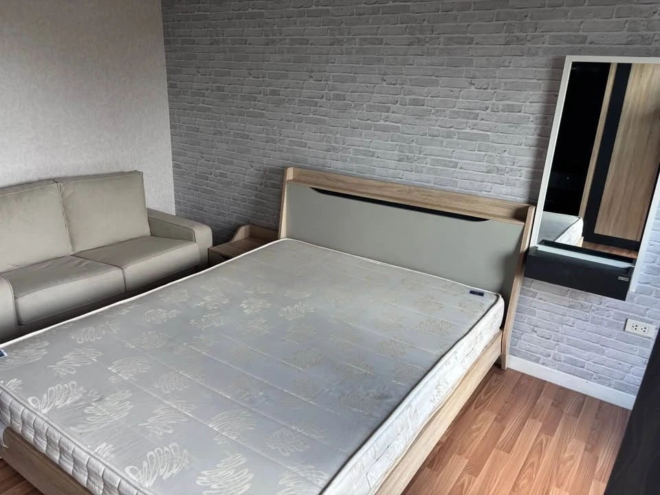ให้เช่า we condo ติดวอลเปเปอร์ลายสวย ตกแต่งฟังก์ชั่นครบ หิ้วกระเป๋าเข้าอยู่ได้เลย