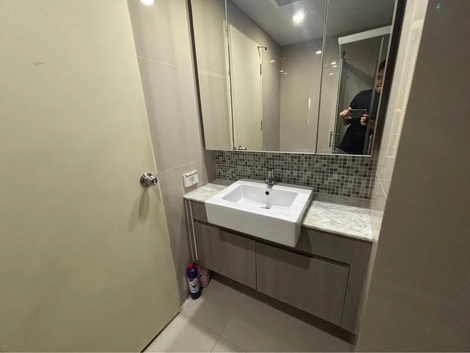 ให้เช่า we condo ติดวอลเปเปอร์ลายสวย ตกแต่งฟังก์ชั่นครบ หิ้วกระเป๋าเข้าอยู่ได้เลย