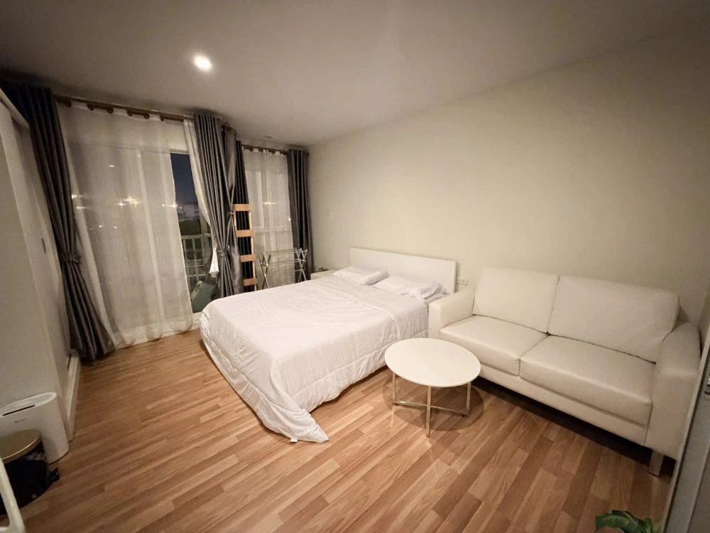 WE Condo for rent. Ready to move in, fully furnished. Book now!