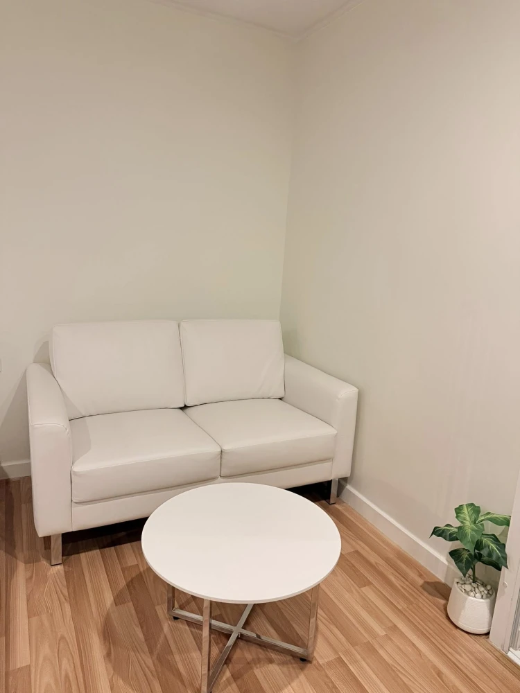 ให้เช่า WE Condo ห้องพร้อมอยู่ เฟอร์พร้อม จองเลย