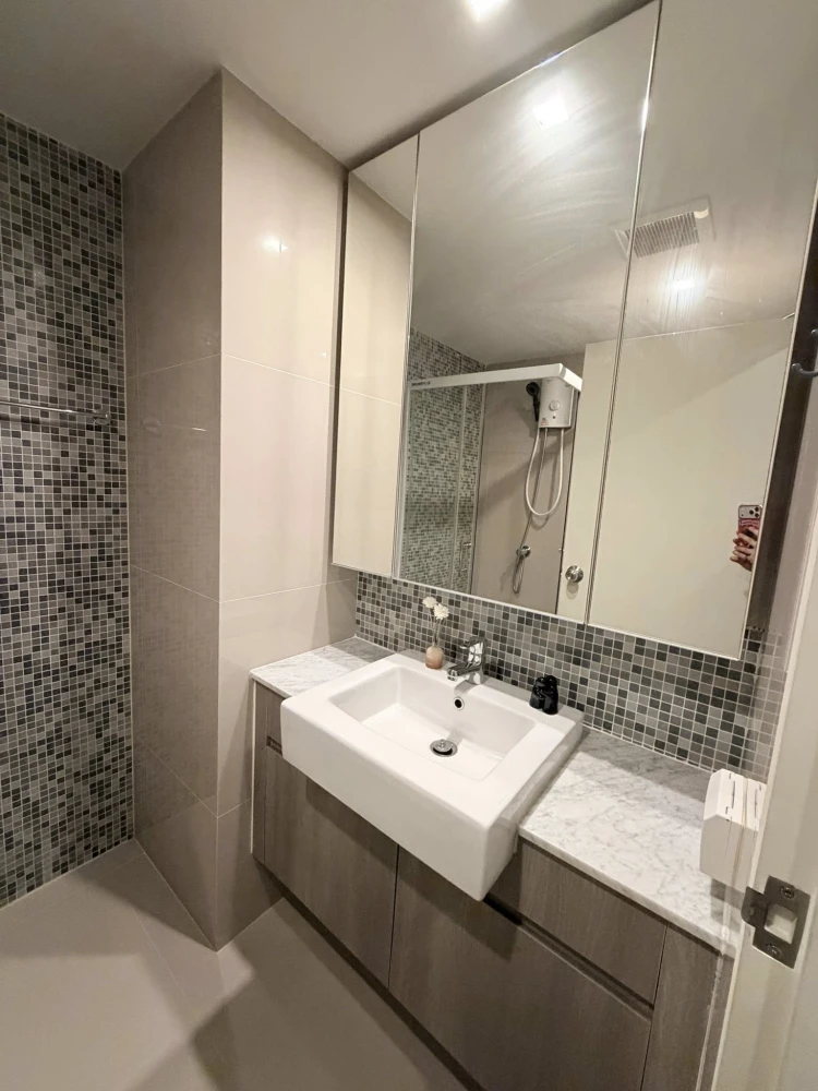 ให้เช่า WE Condo ห้องพร้อมอยู่ เฟอร์พร้อม จองเลย