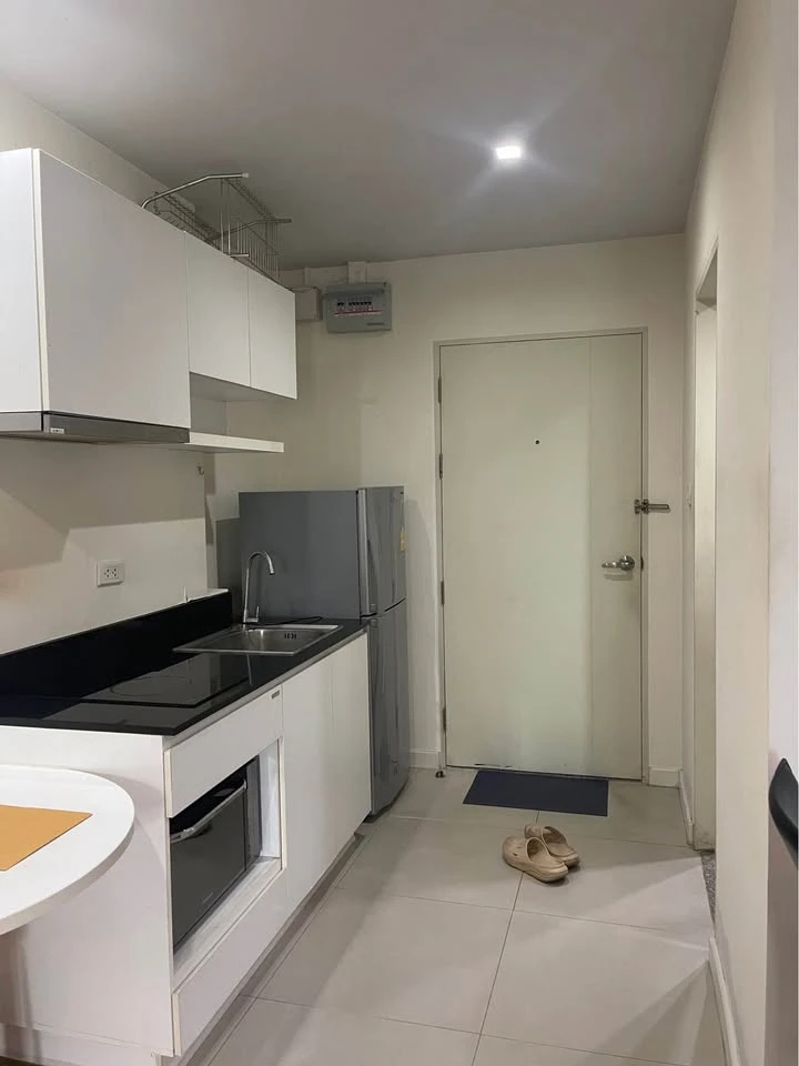 ให้เช่า We condo แบบ 1 ห้องนอน 1 ห้องนั่งเล่น 1 ห้องน้ำ มีเฟอร์นิเจอร์พร้อมอยู่