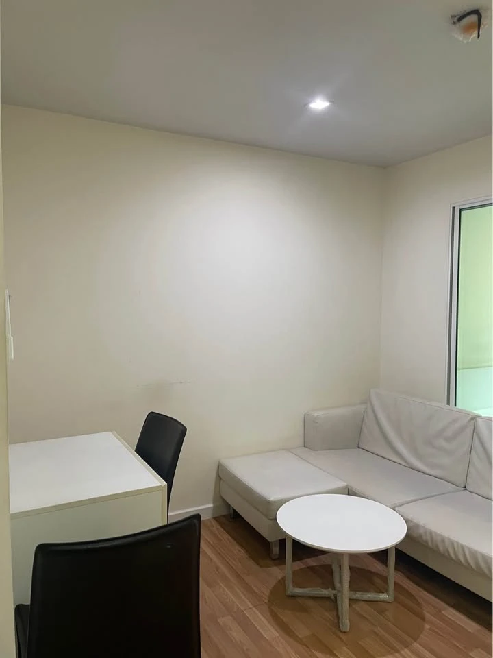 ให้เช่า We condo แบบ 1 ห้องนอน 1 ห้องนั่งเล่น 1 ห้องน้ำ มีเฟอร์นิเจอร์พร้อมอยู่
