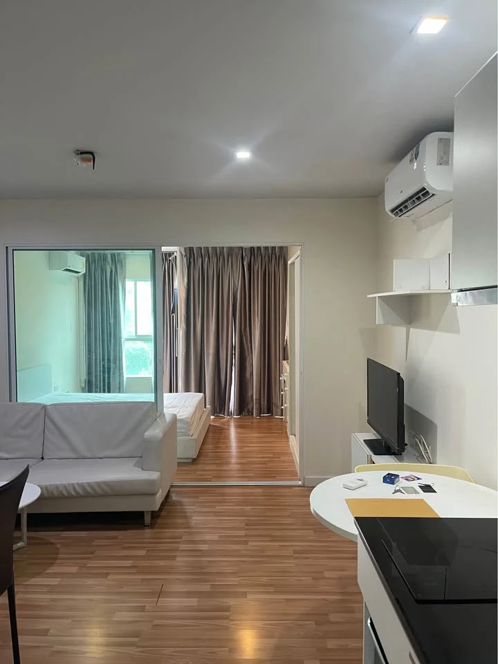 ให้เช่า We condo แบบ 1 ห้องนอน 1 ห้องนั่งเล่น 1 ห้องน้ำ มีเฟอร์นิเจอร์พร้อมอยู่