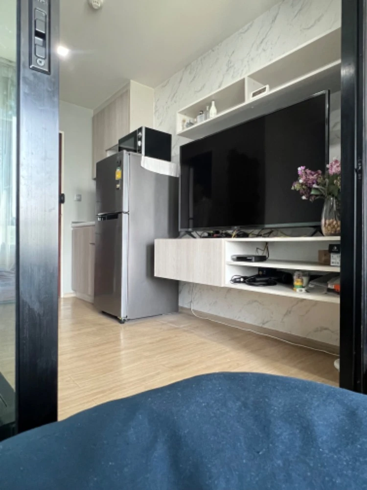 ให้เช่า Wynn Condo Phaholyothin 52 1 ห้องนอน ชั้น 4 ติดวอลเปเปอร์อย่งดี เฟอร์ครบ หิ้วกระเป๋าเข้าอยู่ได้เลยจ้า