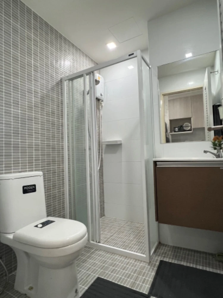 ให้เช่า Wynn Condo Phaholyothin 52 1 ห้องนอน ชั้น 4 ติดวอลเปเปอร์อย่งดี เฟอร์ครบ หิ้วกระเป๋าเข้าอยู่ได้เลยจ้า