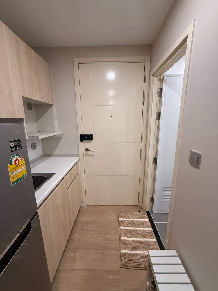 ให้เช่า Wynn Ladprao-Chockchai 4 ห้องน่าอยู่ ตกแต่งคุมโทน ติดวอลเปเปอร์อย่างดี เฟอร์ครบครัน จองด่วน