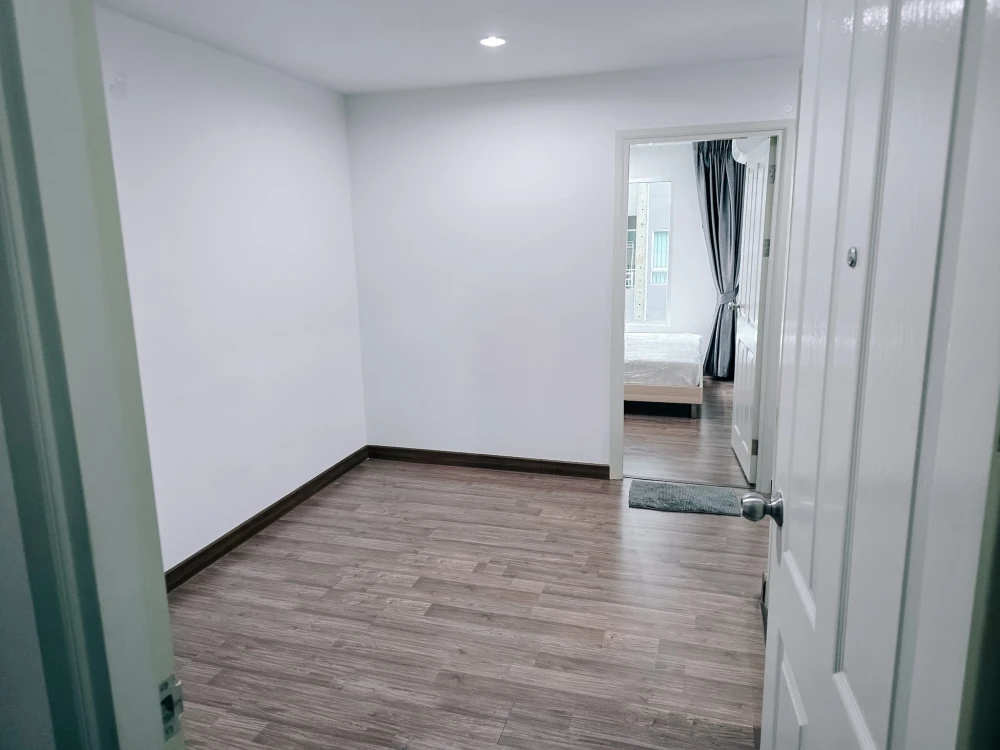 ให้เช่า You 3 Condo ชั้น 3 อาคาร B ห้องเย็นตลอดทั้งวันแน่นอน โดดแดดไม่มาก เฟอร์นิเจอร์ครบชุด ย้ายกระเป๋าเข้าอยู่ได้เลย