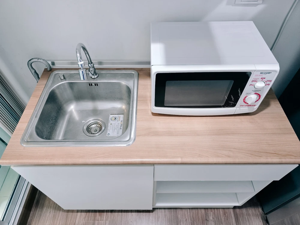 ให้เช่า You 3 Condo ชั้น 3 อาคาร B ห้องเย็นตลอดทั้งวันแน่นอน โดดแดดไม่มาก เฟอร์นิเจอร์ครบชุด ย้ายกระเป๋าเข้าอยู่ได้เลย