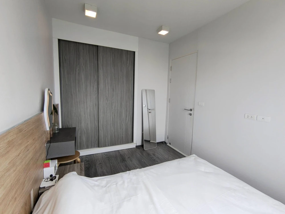 ให้เช่า Zelle รัตนาธิเบศร์ พร้อมเข้าอยู่ เฟอร์ครบๆๆๆ เหมาะสำหรับอยู่คนเดียว หรือเป็นคู่ ห้ามพลาด