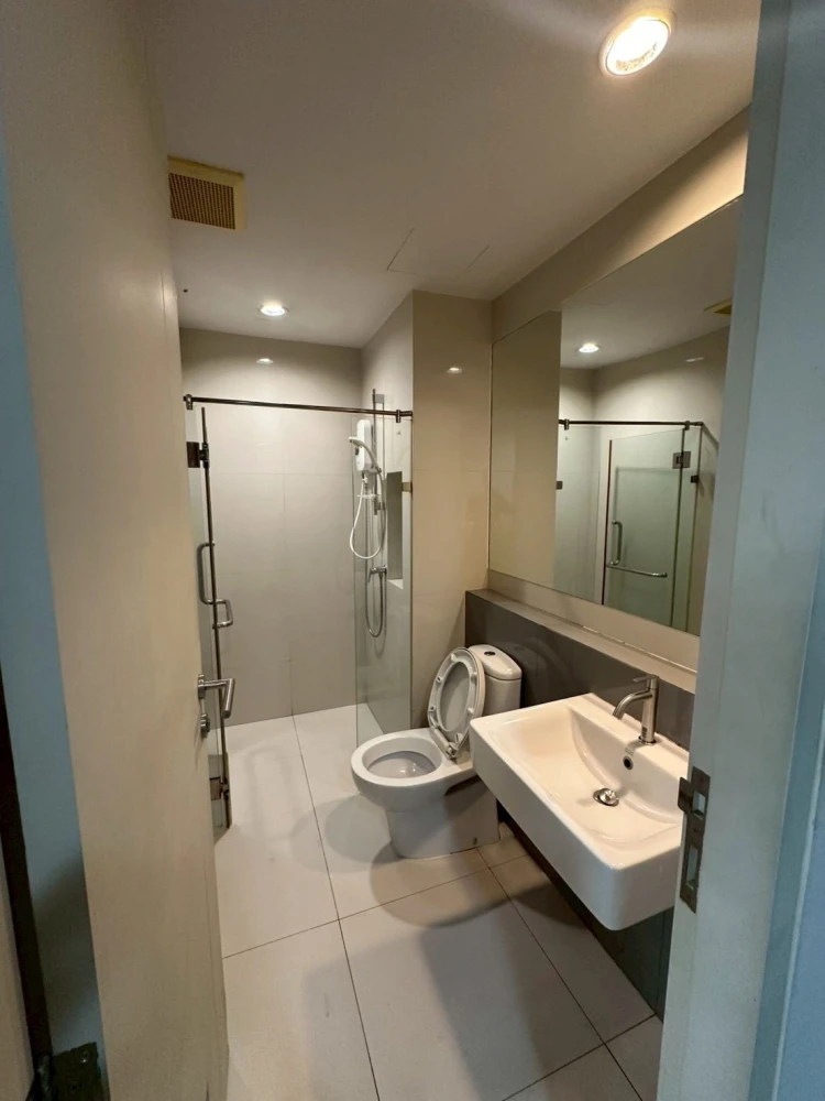 ให้เช่า Zelle Rattanathibet ห้องพร้อมอยู่ ราคาสบายกระเป๋า เฟอร์พร้อม จองเลย