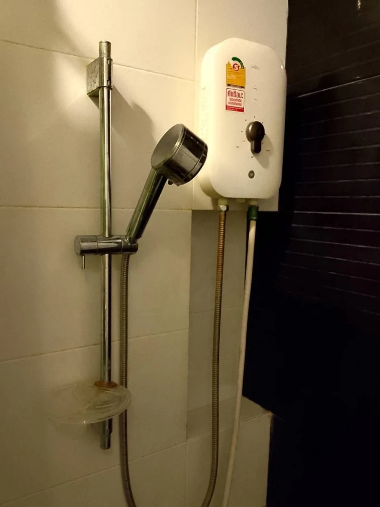 ให้เช่า Zelle Salaya ห้องพร้อมอยู่ เฟอร์พร้อ ราคาสบายกระเป๋า จองเลย