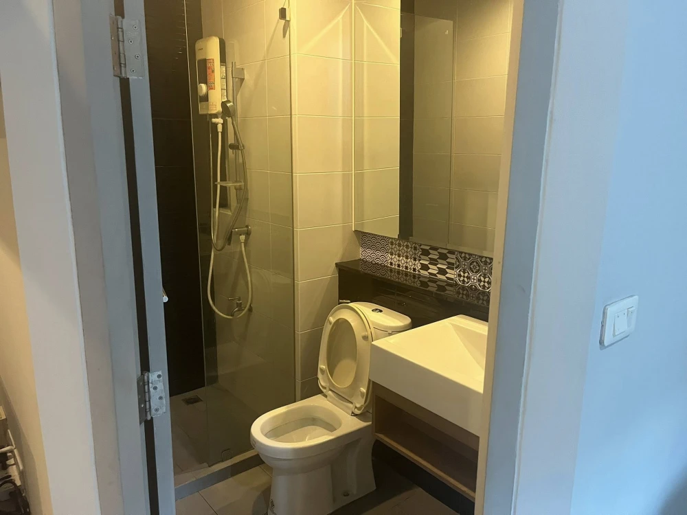 ให้เช่า Zelle Salaya Condo ห้องพร้อมอยู่ เฟอร์พร้อม กว้างขวาง จองเลย