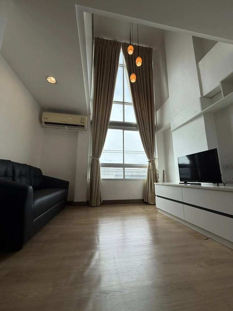 ให้เช่า Zoom Condo Place  พื้นที่ใช้สอย 51 ตรม. ห้อง Duplex 2 ชั้น 1 ห้องนอน พร้อมเฟอร์ครบ ห้ามพลาด