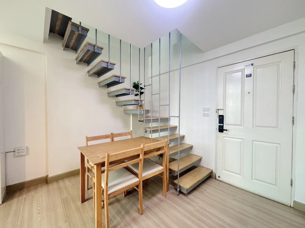 ให้เช่า Zoom Condo Place ห้อง Duplex ห้องแต่งครบ พร้อมอยู่ จองเลย ด่วนๆ