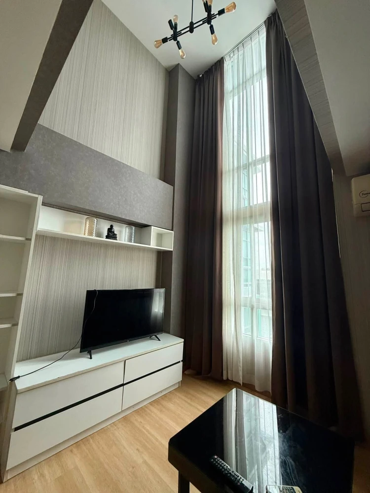 ให้เช่า Zoom Condo Place ห้อง Duplex 2 ชั้น ห้องแต่งครบ จองเลย ห้ามพลาด