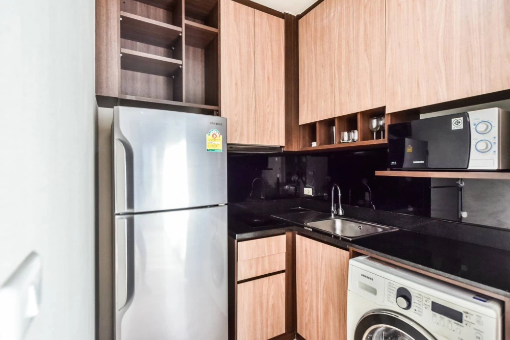 🏙️✨ ขาย & ให้เช่า คอนโด Noble Refine | ห้องมุม 2 ห้องนอน ใจกลางเมือง พร้อมอยู่! ✨🏙️