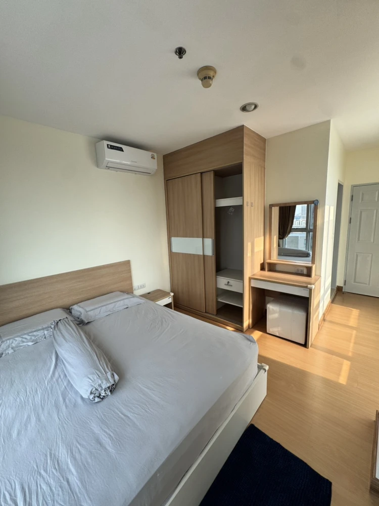 ✨ ด่วน! ปล่อยเช่าห้องสภาพนางฟ้า 2 Bed ติด MRT ห้วยขวาง แค่ก้าวเดียวถึง! ✨  คอนโด Life @ Ratchada-Huaikwang ห้องใหญ่ อยู่สบาย ตกแต่งบิลต์อินหรู สภาพใหม