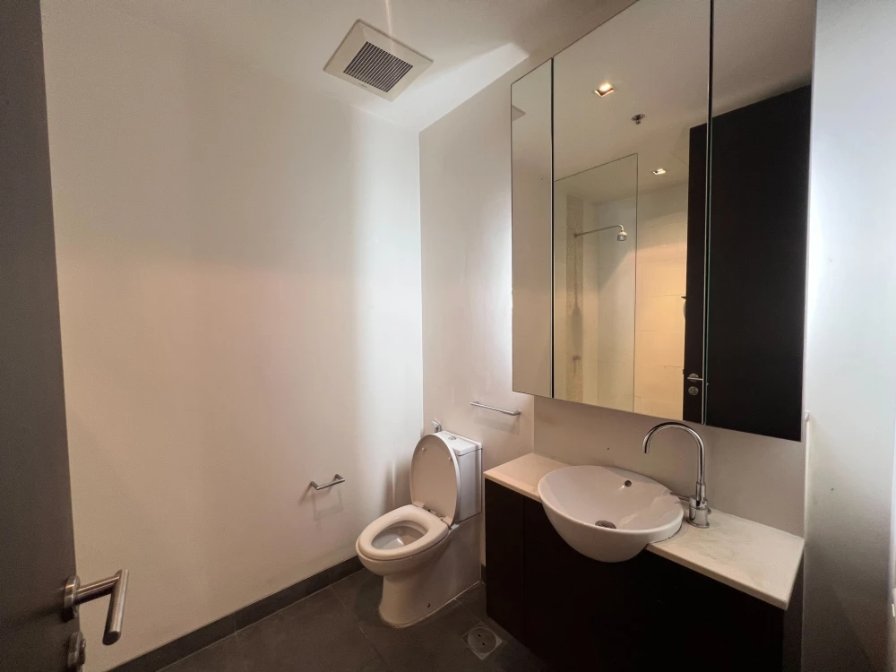 🏙️🌿 ปล่อยเช่า/ขาย The Lofts Yennakart ห้องใหญ่ ฟีลสงบ ใจกลางเมือง! 🌿🏙️