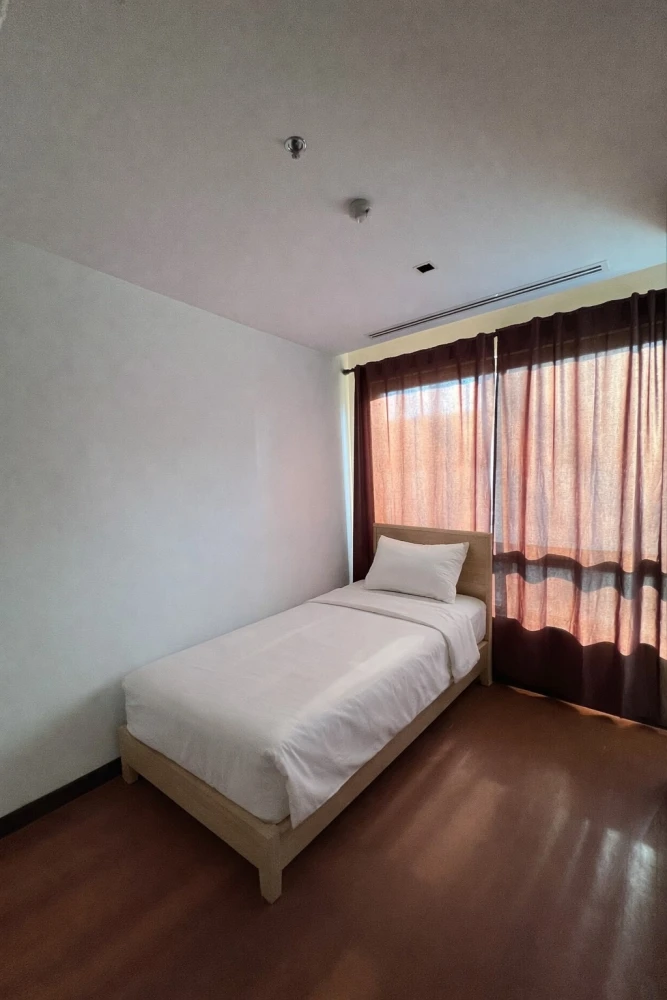 🏙️🌿 ปล่อยเช่า/ขาย The Lofts Yennakart ห้องใหญ่ ฟีลสงบ ใจกลางเมือง! 🌿🏙️