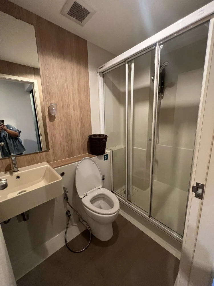 🏢 ปล่อยเช่าคอนโด Aspire Sathorn–Taksin (Copper Zone) 🏢 📍 ใกล้ BTS วุฒากาศ เดินทางสะดวก