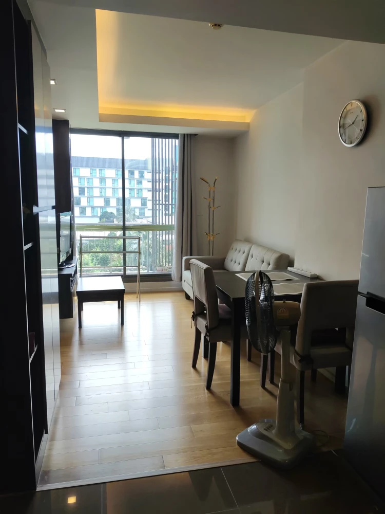 🌸🏙️ ฝากปล่อยเช่า Focus Ploenchit | ห้องสวย ใจกลางเมือง พร้อมอยู่! 🏙️🌸