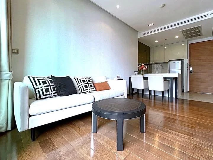 🏢  ให้เช่า คอนโดหรู เดอะ เเอดเดรส สุขุมวิท28 พร้อมอ่างจากุซซี่