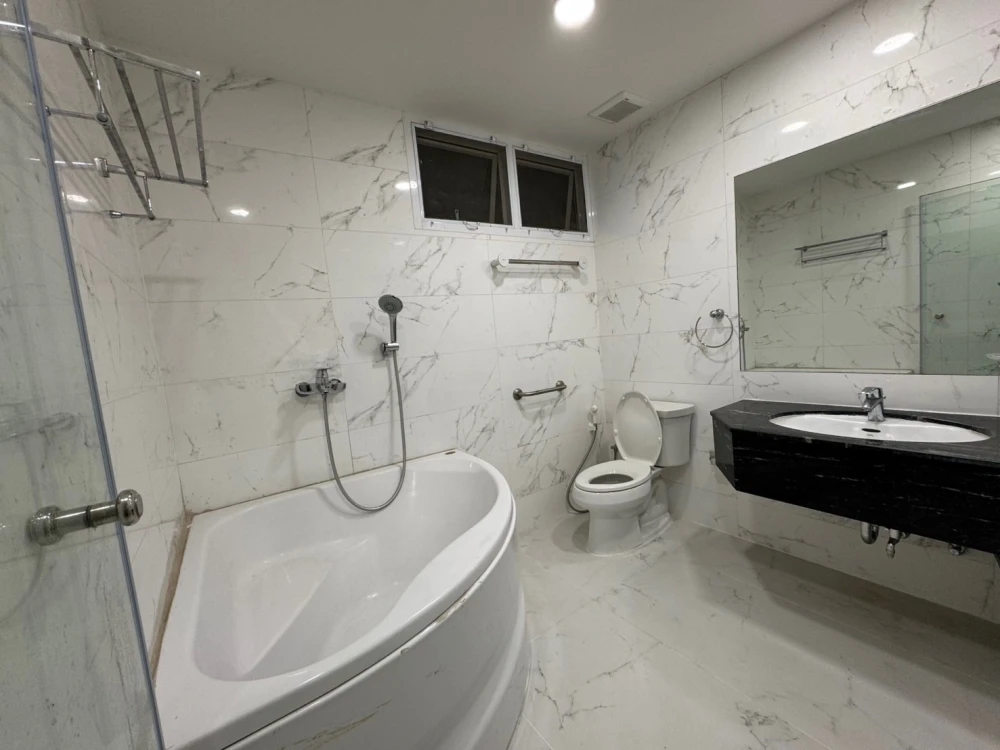 🏠🌃 ให้เช่า คอนโด บ้าน ถนน สารสิน 🏠🌃