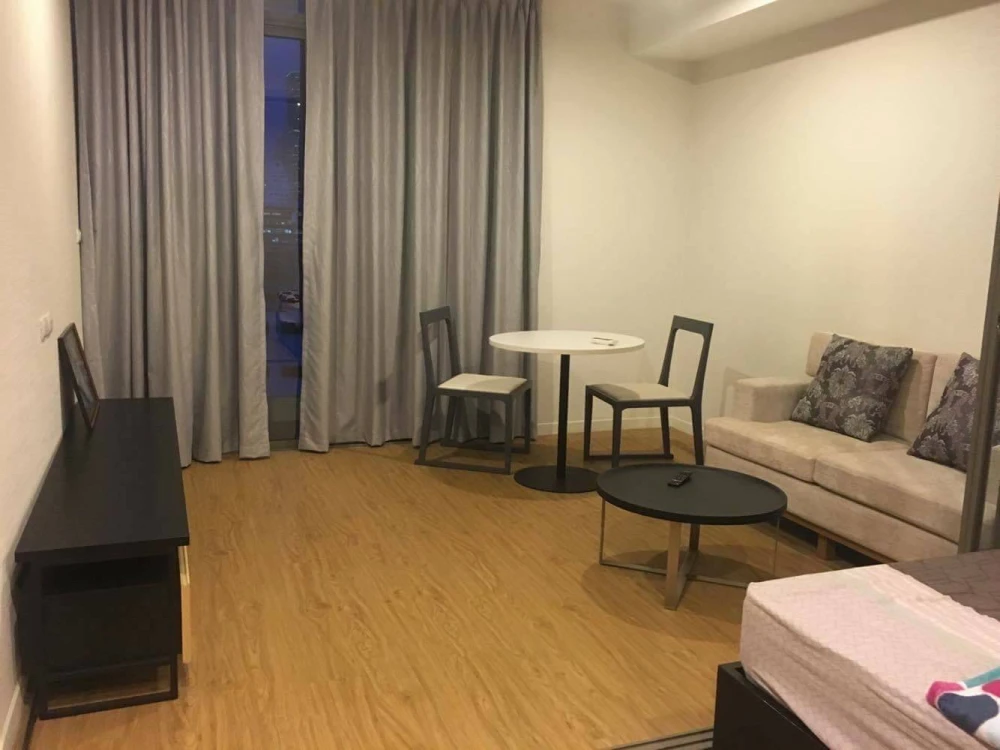 🏠🌃 ให้เช่า คอนโด ไซมิส สุรวงศ์  🏠🌃