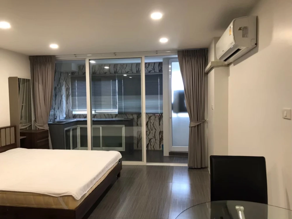 🏠🌃  ให้เช่า  คอนโด ไอทีเอฟ สีลม พาเลส  🏠🌃