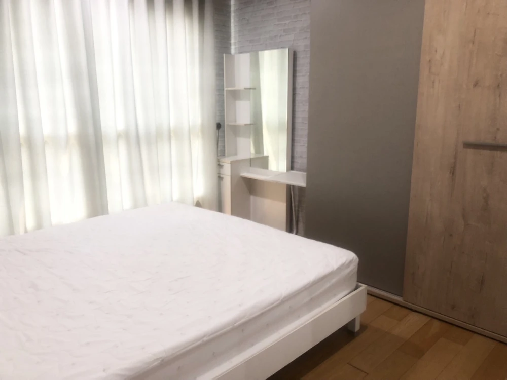 🏠🌃 ให้เช่า คอนโด ไฮฟ์ แอท สาธร  🏠🌃