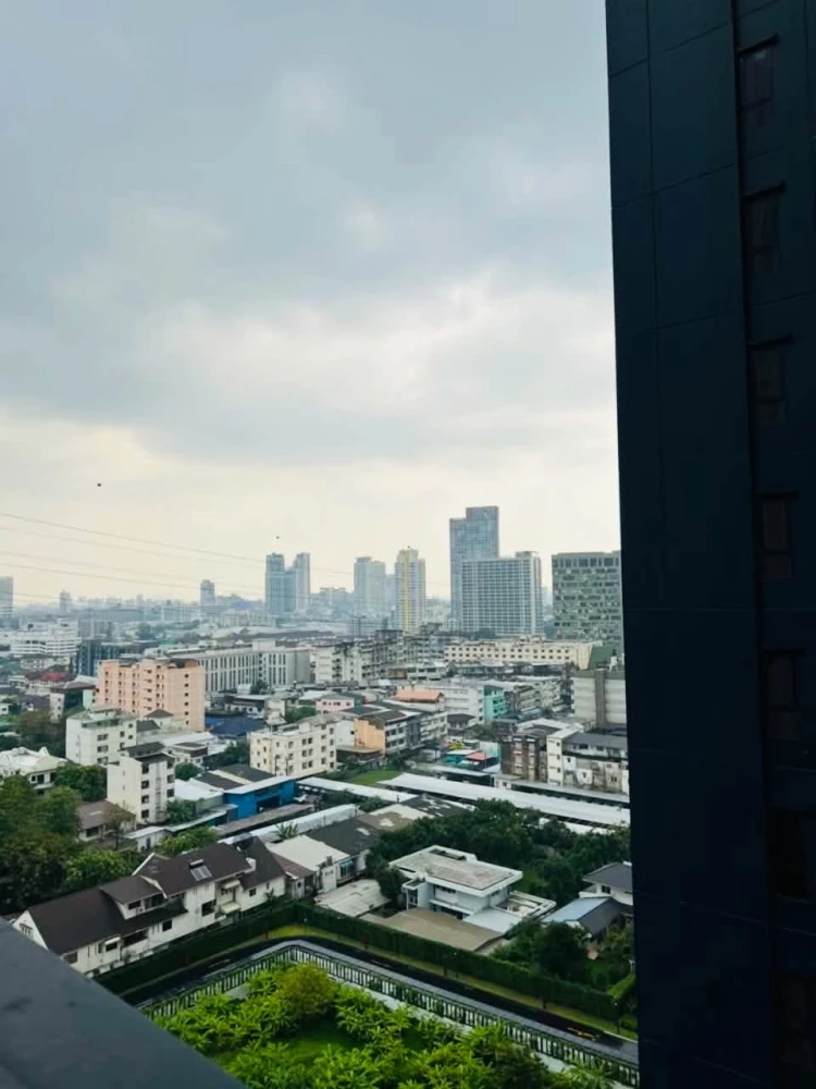 ✨ ให้เช่า | M ลาดพร้าว — ห้องมุมวิวเมือง ติด BTS ทำเลสุดปัง 🏙️