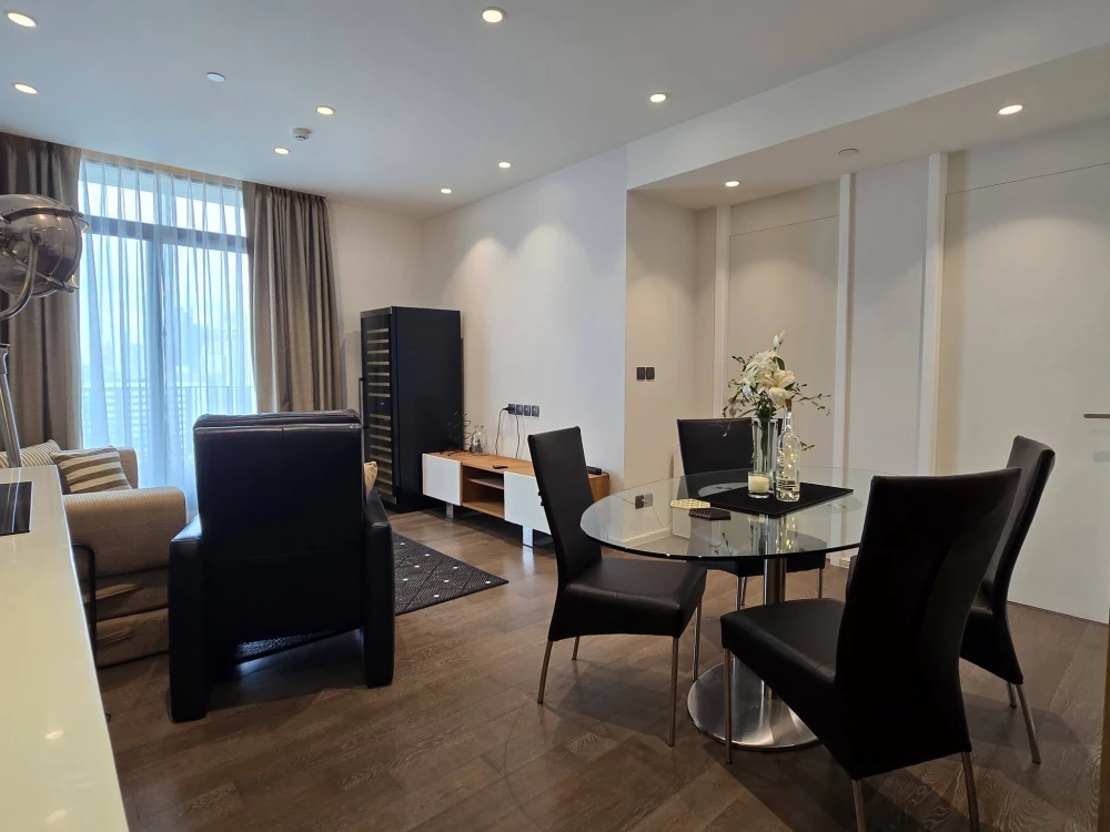 ✨ ให้เช่า | MUNIQ Sukhumvit 23 — ห้องหรูชั้นสูง วิวเปิดโล่ง ใจกลางอโศก 🏙️